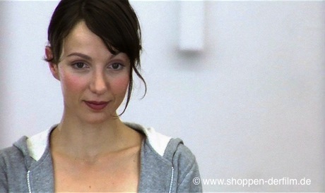 Die Schauspielerin Julia Koschitz als Susanna in dem Film Shoppen
